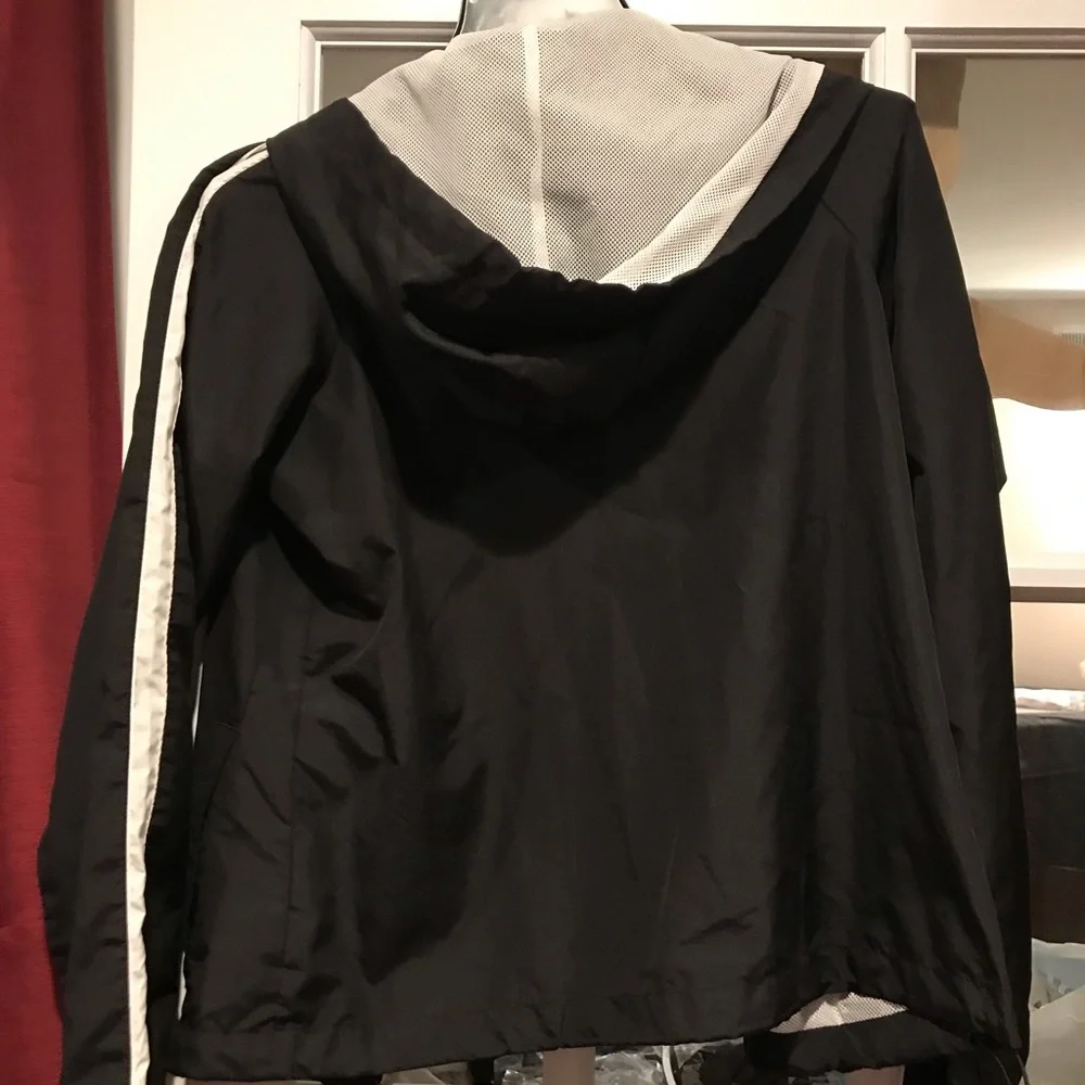 Lady foot locker rain jacket